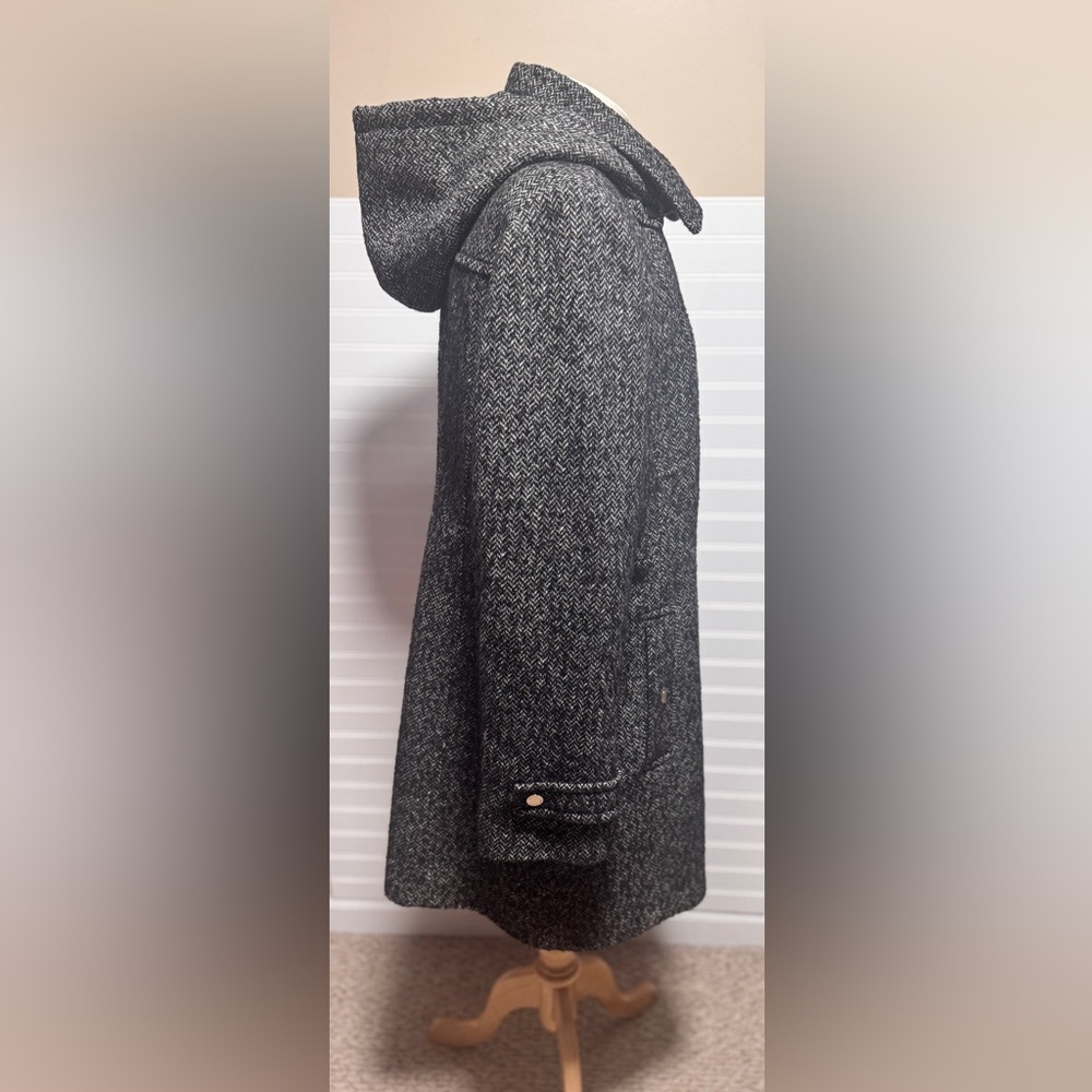 Michael Kors Women’s Tweed Coat Size XL. NWT

Removal Hoodie - Picture 4 of 8